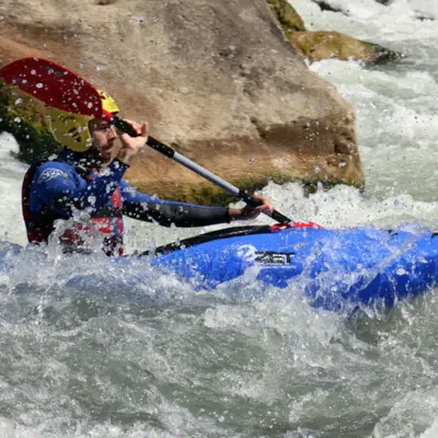 Curso de kayak en aguas bravas avanzado en Murillo de Gállego, Zaragoza