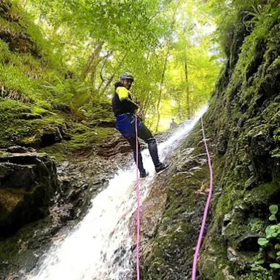 Barranquismo acuático en Cuevón de Pruneda de nivel medio-alto en Llanes, Asturias