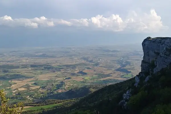 Ruta guiada al monte Toloño con almuerzo tradicional