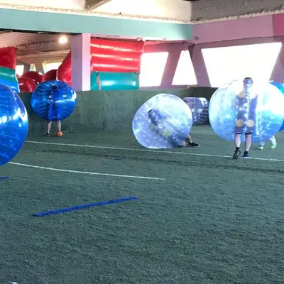Fútbol burbuja indoor en Pelabravo