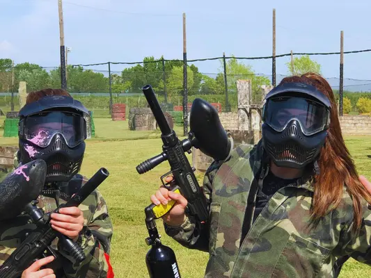 PACK ADULTOS: Paintball + Humor amarillo en Sant Pere Pescador