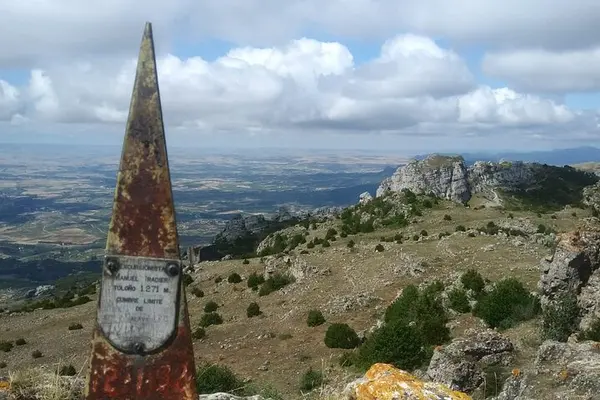 Ruta guiada al monte Toloño con almuerzo tradicional