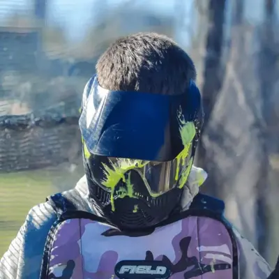 Pack de humor amarillo de invierno + paintball en La Canonja