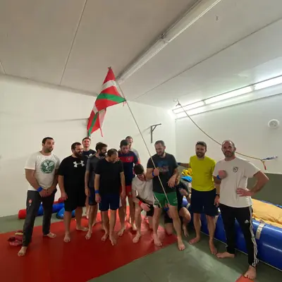 Humor amarillo indoor en San Sebastián, Guipúzcoa