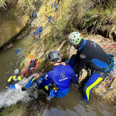Barranquismo acuático en el barranco Carangas de nivel medio-alto desde Arriondas, Asturias