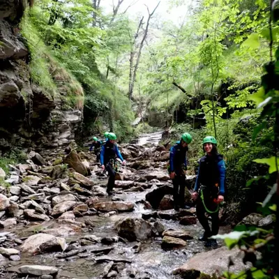 Barranquismo acuático en el barranco de Agiñaga en Agíñiga, Álava