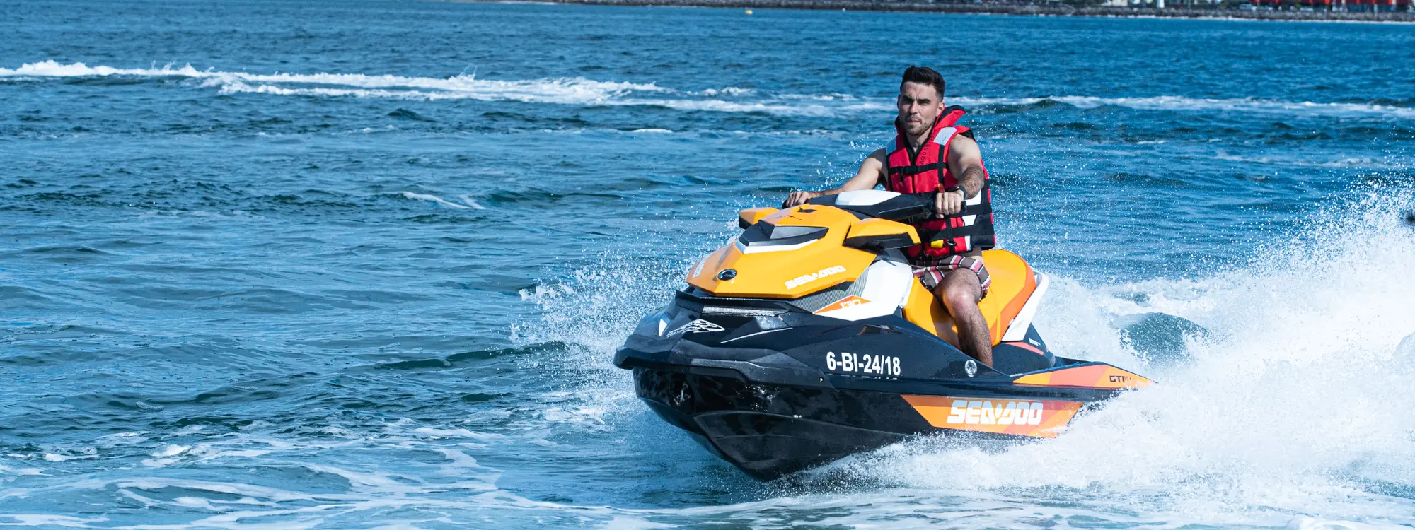 Ruta corta en moto de agua en Hondarribia