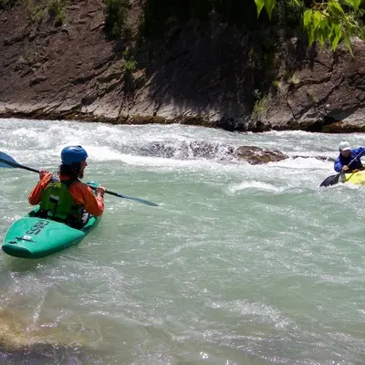 Curso de kayak en el río Gállego desde Murillo de Gállego