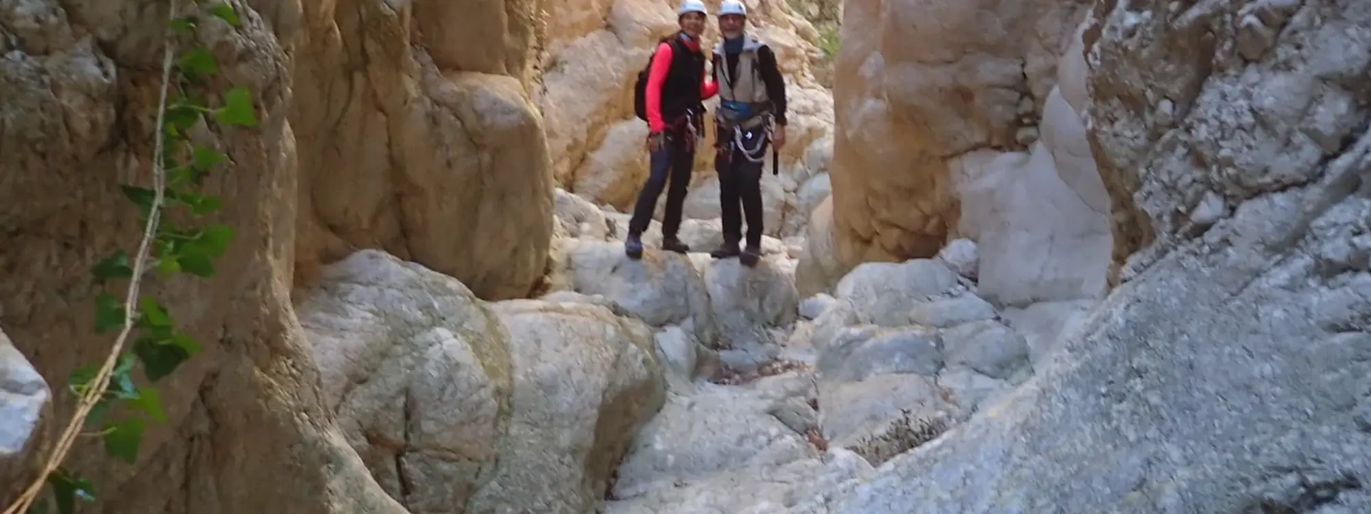 Barranquismo nivel medio en el Barranco de Garx desde Bolulla
