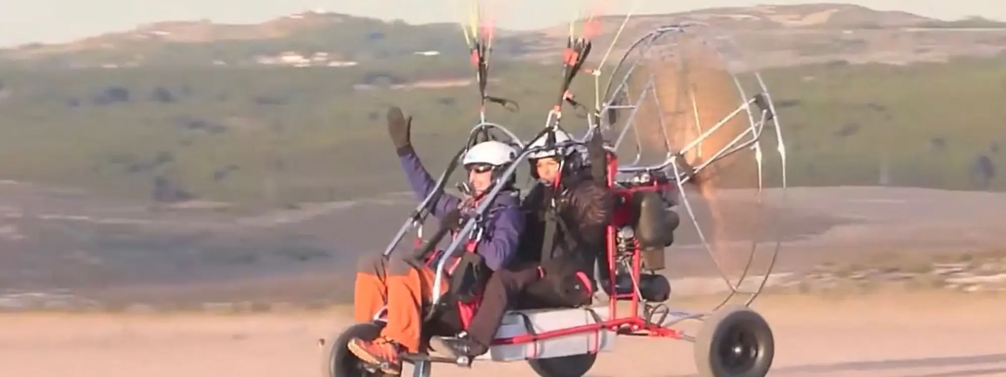 Bautismo de vuelo en paramotor sobre los campos de Valdelaguna