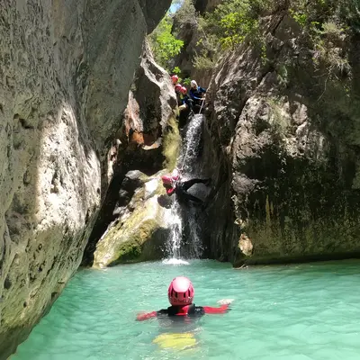 Barranquismo acuático nivel iniciación en el Barranco de Mela desde Abdet