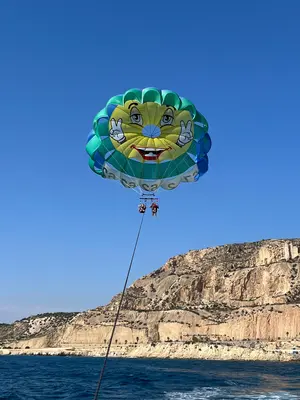 Parasailing en Alicante desde el Puerto Deportivo