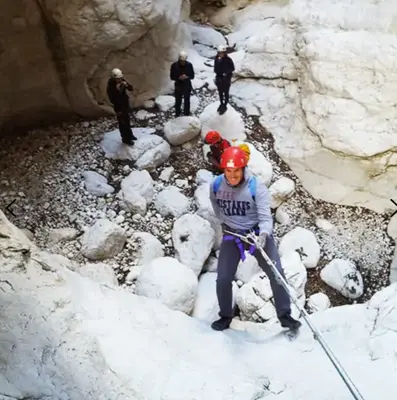 Barranquismo nivel medio en el Barranco del Infierno en Vall d’Ebo
