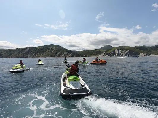 Ruta del Flysch en moto de agua desde Zumaia