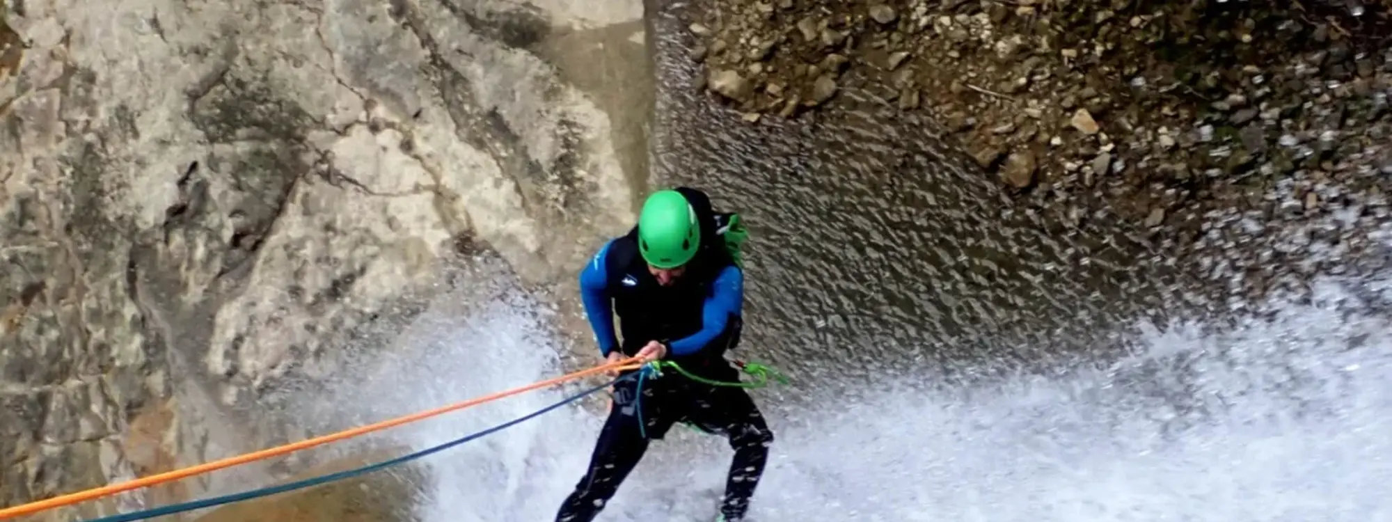 Barranquismo acuático en el barranco Artazul en Aizpún, Navarra