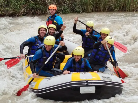 Rafting por el tramo Benamejí-Palenciana en el río Genil desde Palenciana, Córdoba