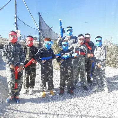 Paintball infantil con bolas ilimitadas y zona de picnic en Alicante