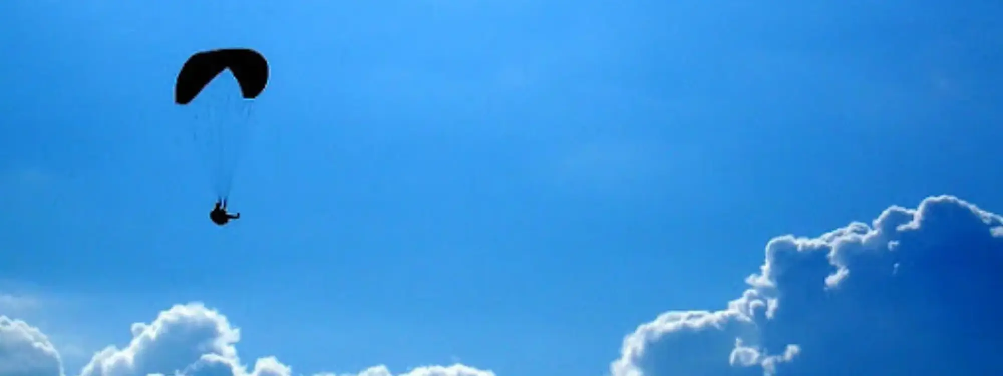 Bautismo de vuelo en parapente en Sopelana, playa de Barinatxe