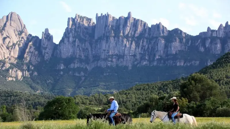 Ruta a caballo en Montserrat desde Castellbell i el Vilar