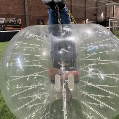 Gymkhana con Bubble y Archery para adultos en Barcelona