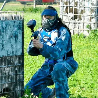 Pack de humor amarillo de invierno + paintball en La Canonja