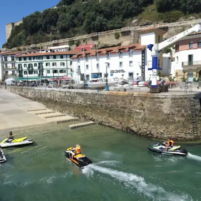 Ruta en moto de agua desde el Puerto Deportivo de San Sebastián-Donostia a Pasaia