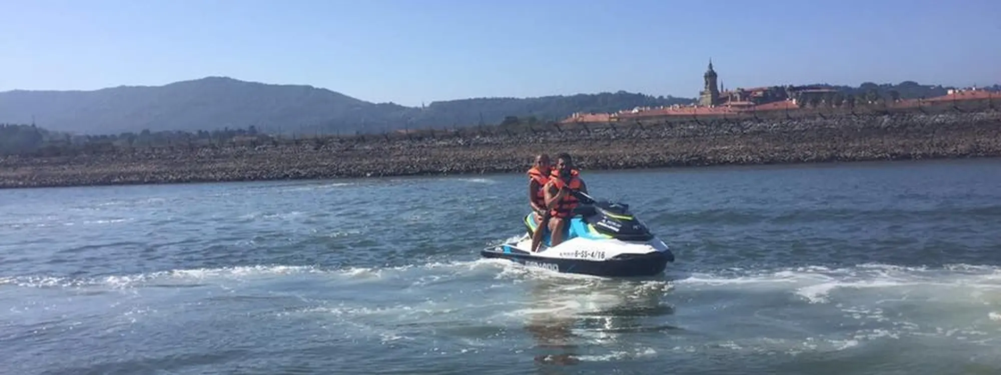 Ruta corta en moto de agua en Hondarribia