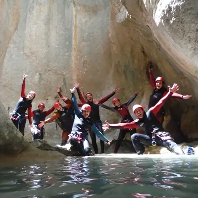 Barranquismo acuático nivel iniciación en el Barranco de Mela desde Abdet