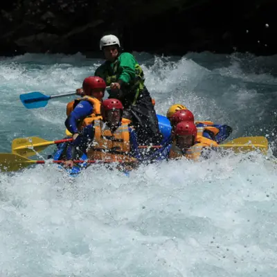 Rafting en el río Aragón Subordán en el valle de Hecho