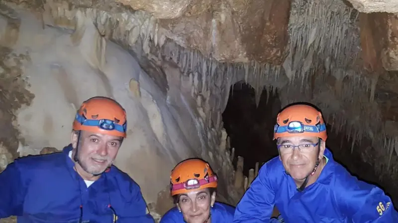 Espeleología en la Cueva La Val de la Zoma desde Ejulve, Teruel