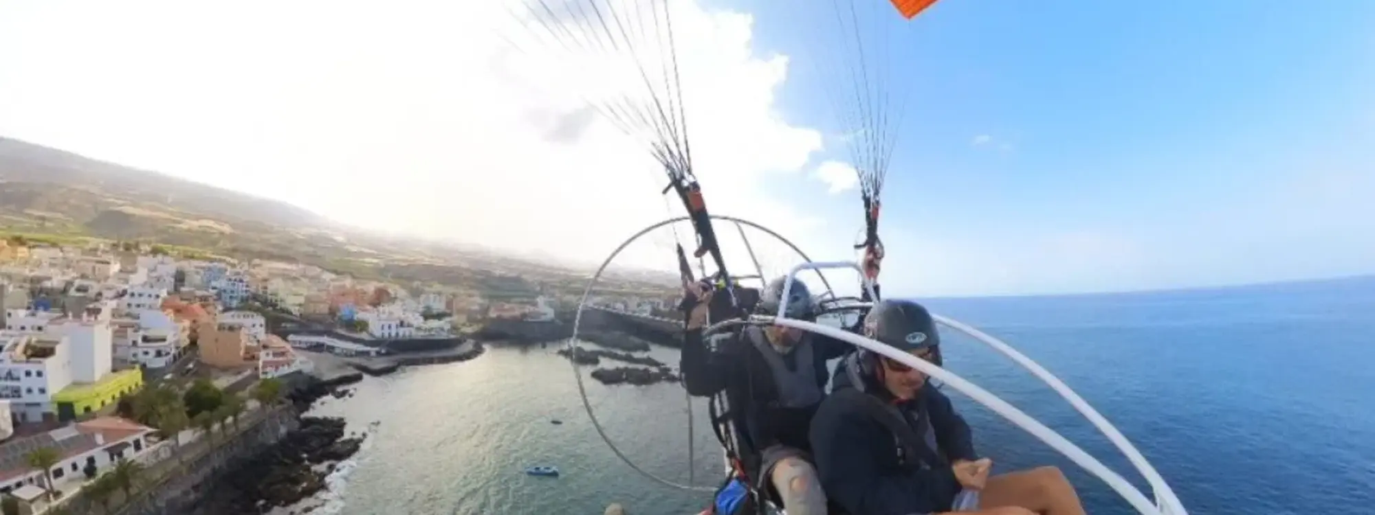 Tour aéreo en Paratrike con el campeón del mundo, Daniel Crespo, desde Adeje, Tenerife