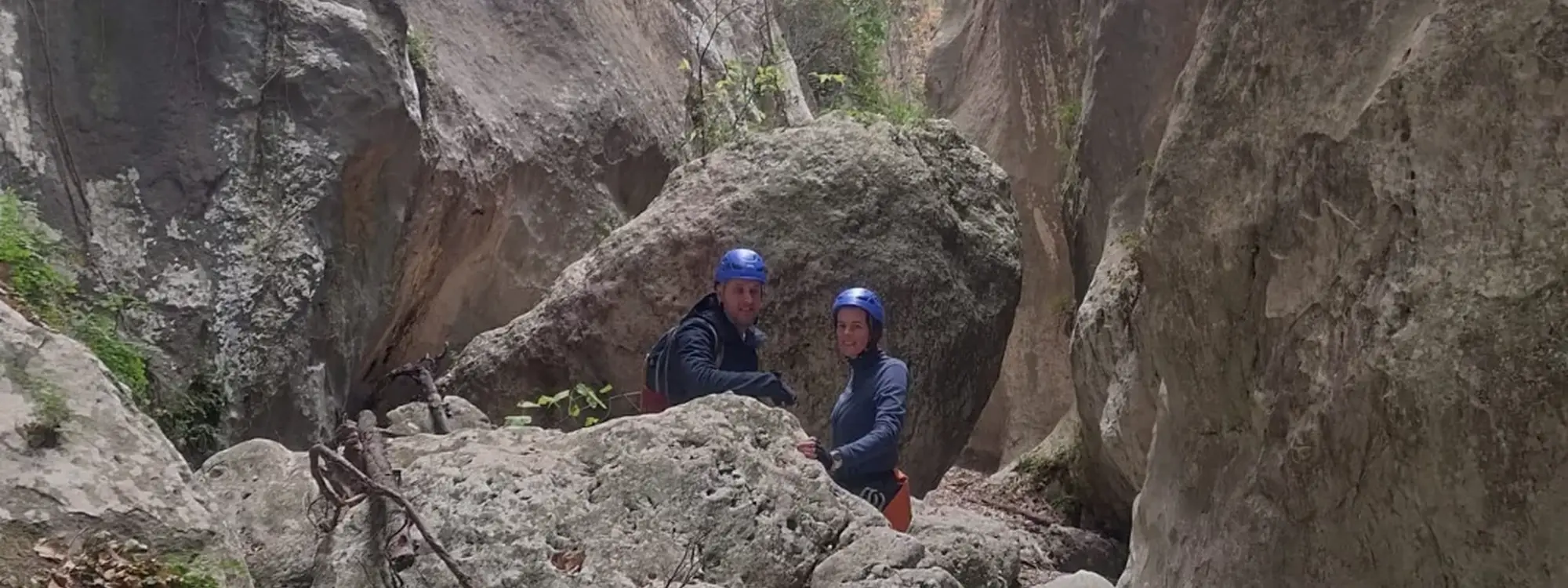 Barranquismo nivel iniciación en el Barranco de Cucales desde Planes