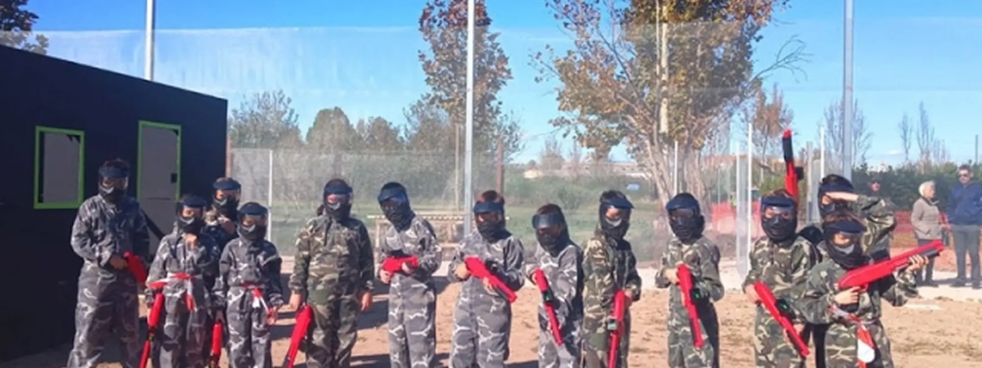 Paintball infantil con bolas ilimitadas y opción de menú infantil en Puente Tocinos
