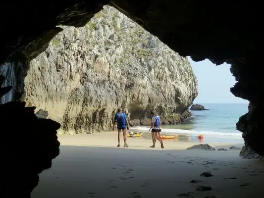 Excursiones en kayak por la Costa Asturiana desde Ribadesella y Arriondas, Asturias