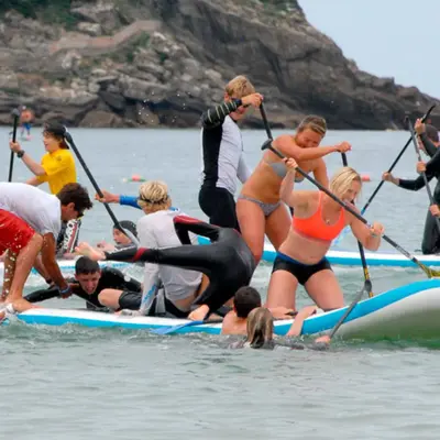 Alquiler de Big SUP (paddlesurf XXL) en la Playa de la Concha en San Sebastián, Guipúzcoa