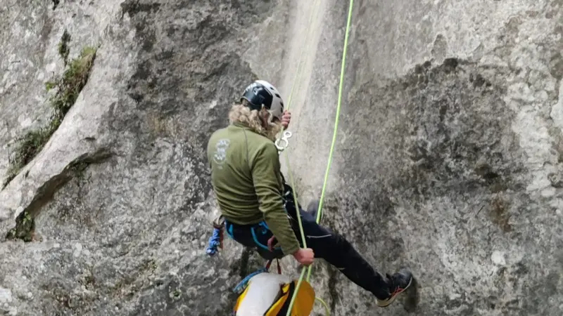 Barranquismo nivel iniciación en el Barranco de Cucales desde Planes