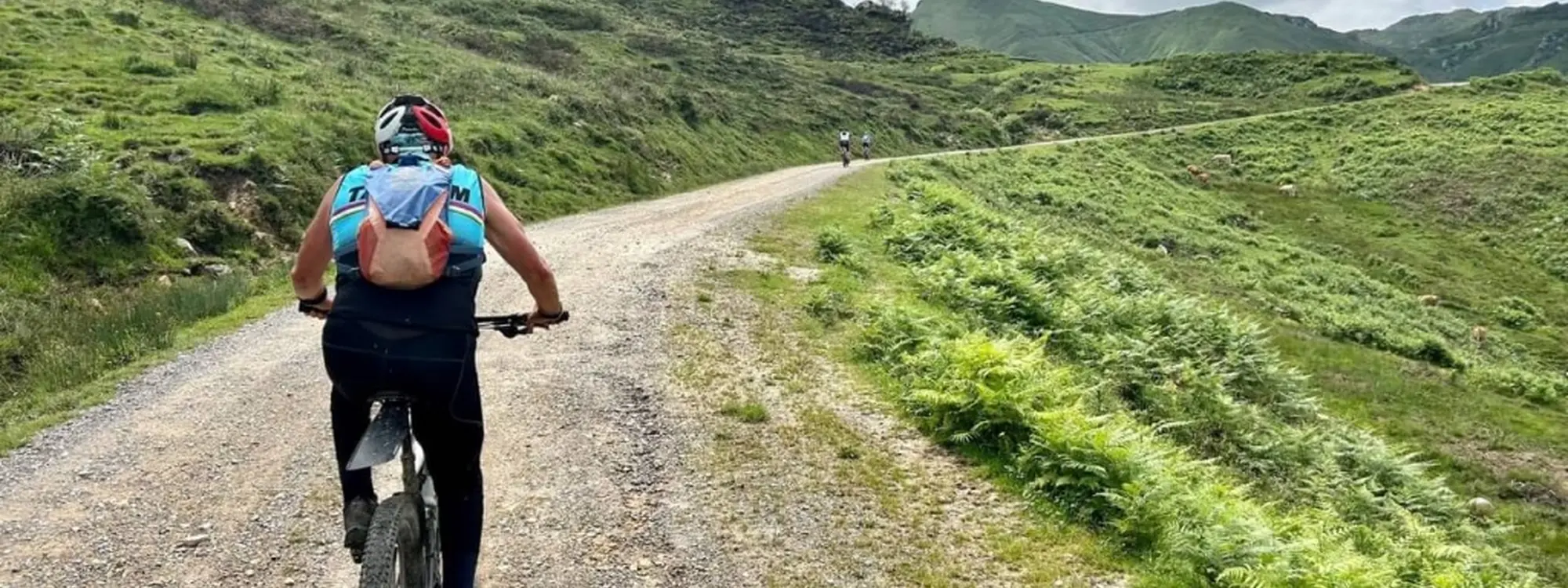 Ruta en bicicleta eléctrica desde Benia de Onís a los Lagos de Covadonga en Asturias