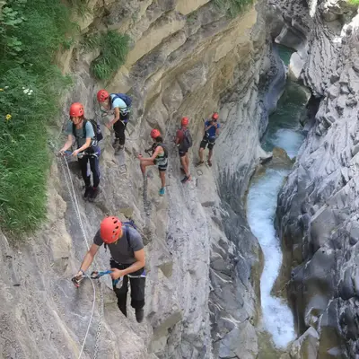 Vía Ferrata del Sorrosal de nivel intermedio en Broto