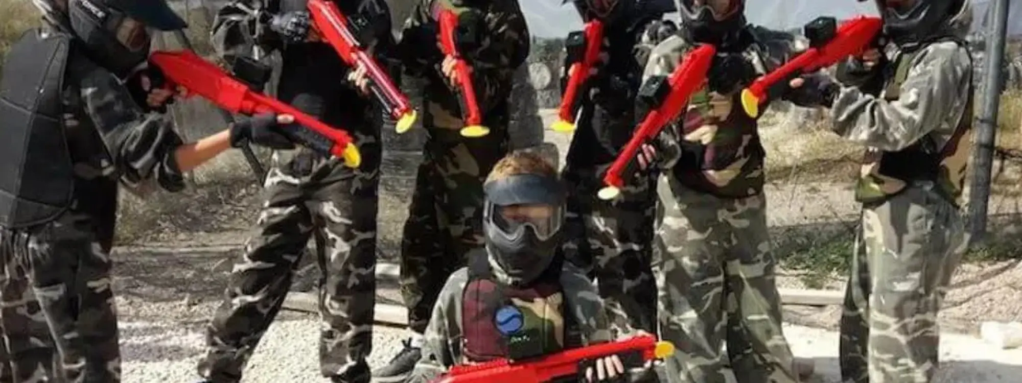 Paintball infantil con bolas ilimitadas y zona de picnic en Alicante