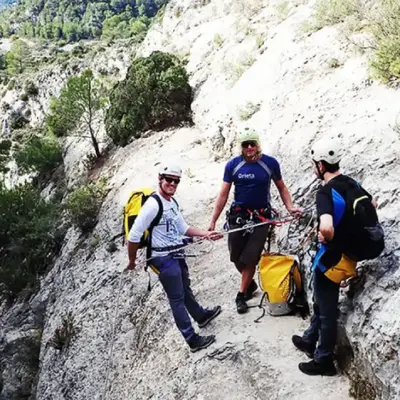Barranquismo nivel avanzado en el Barranco del Penya Blanca en Benialfaquí