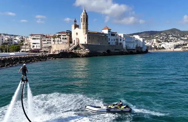 Experiencia Flyboard Sitges: Adrenalina en el agua - 1 hora