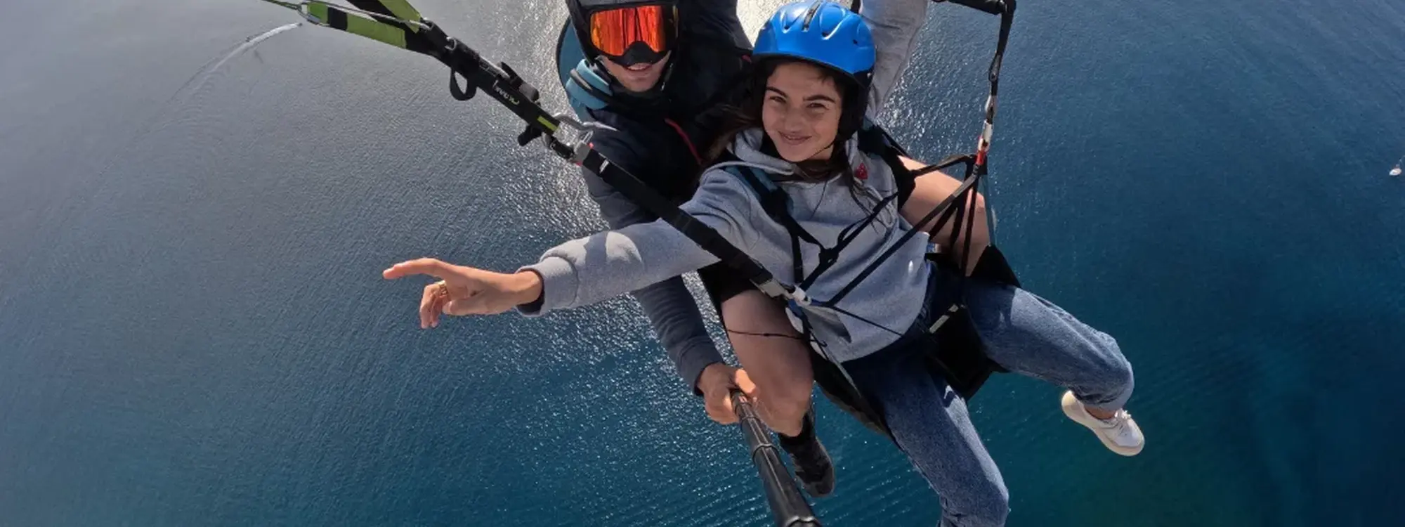 Vuelo de parapente PREMIUM con el campeón nacional Daniel Crespo en Adeje, Tenerife