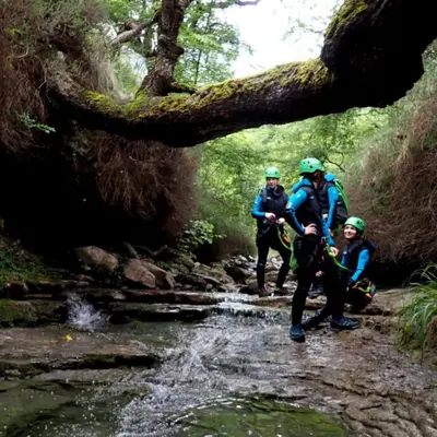 Barranquismo acuático en el barranco Artazul en Aizpún, Navarra
