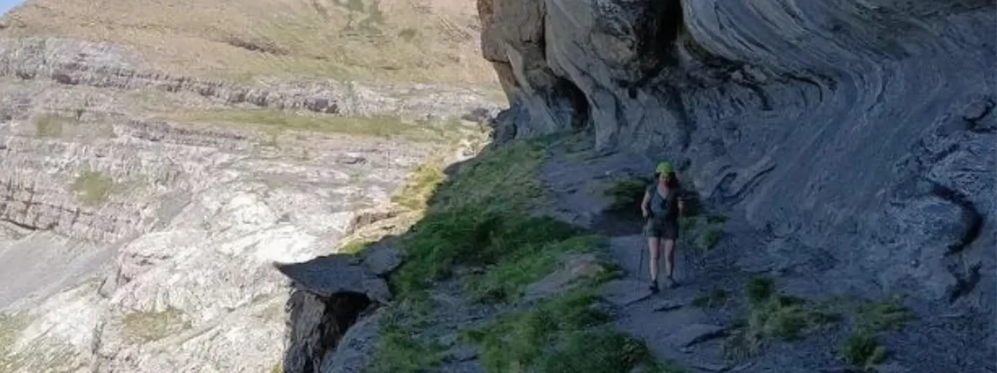 Senderismo por la Faja de las Flores en el Parque Nacional de Ordesa