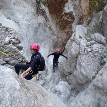 Barranquismo nivel medio en el Barranco de Garx desde Bolulla