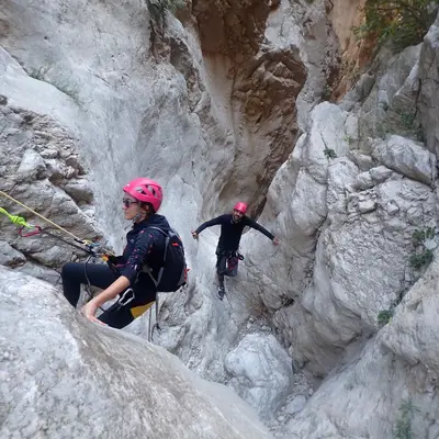 Barranquismo nivel medio en el Barranco de Garx desde Bolulla