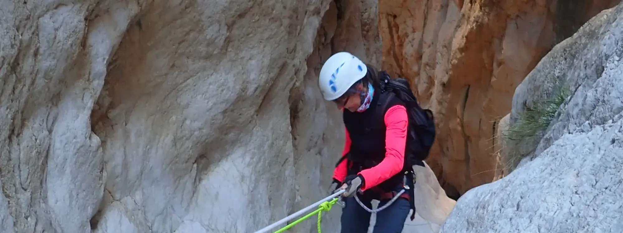 Barranquismo nivel medio en el Barranco de Garx desde Bolulla