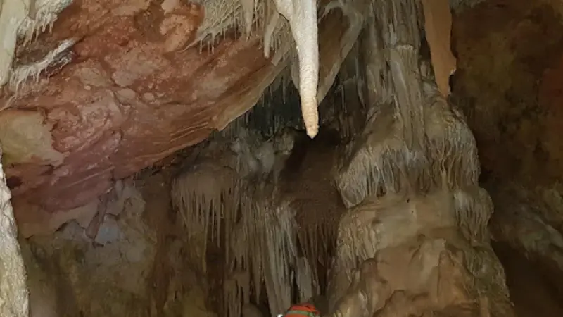 Espeleología en la Cueva del Recuenco desde Ejulve, Teruel