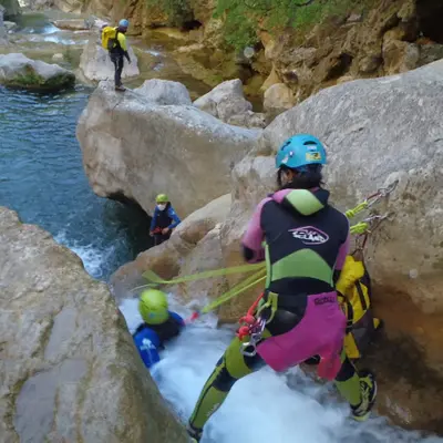 Barranquismo acuático en Cazorla por los cañones de la Cerrada del Utrero desde La Iruela, Jaén