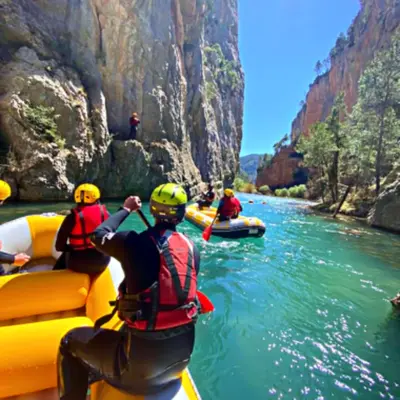 Rafting por las bravas aguas del río Mijares desde Montanejos, Castellón
